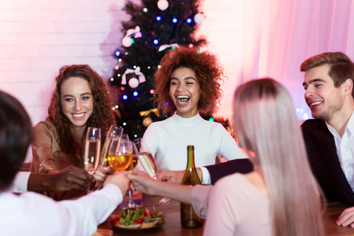 10 Tips to Host a Holiday Party, According to Event Planners